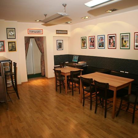 Hostel Jasmin Белград Ресторан фото