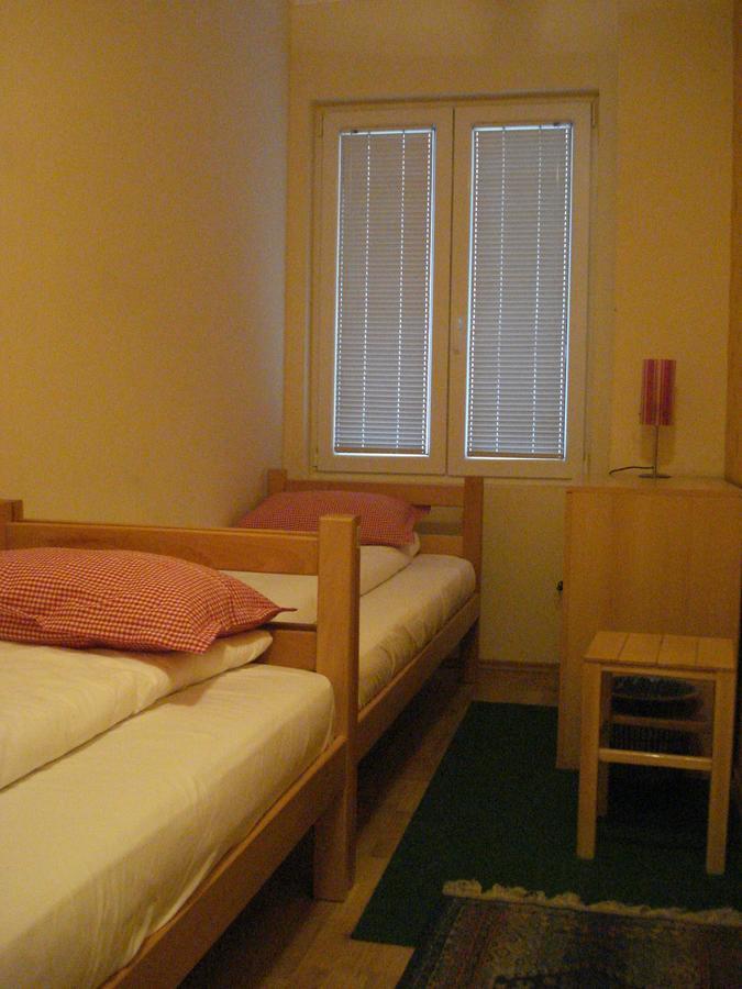Hostel Jasmin Белград Экстерьер фото